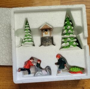 Department 56 New England Winter Accessory Set